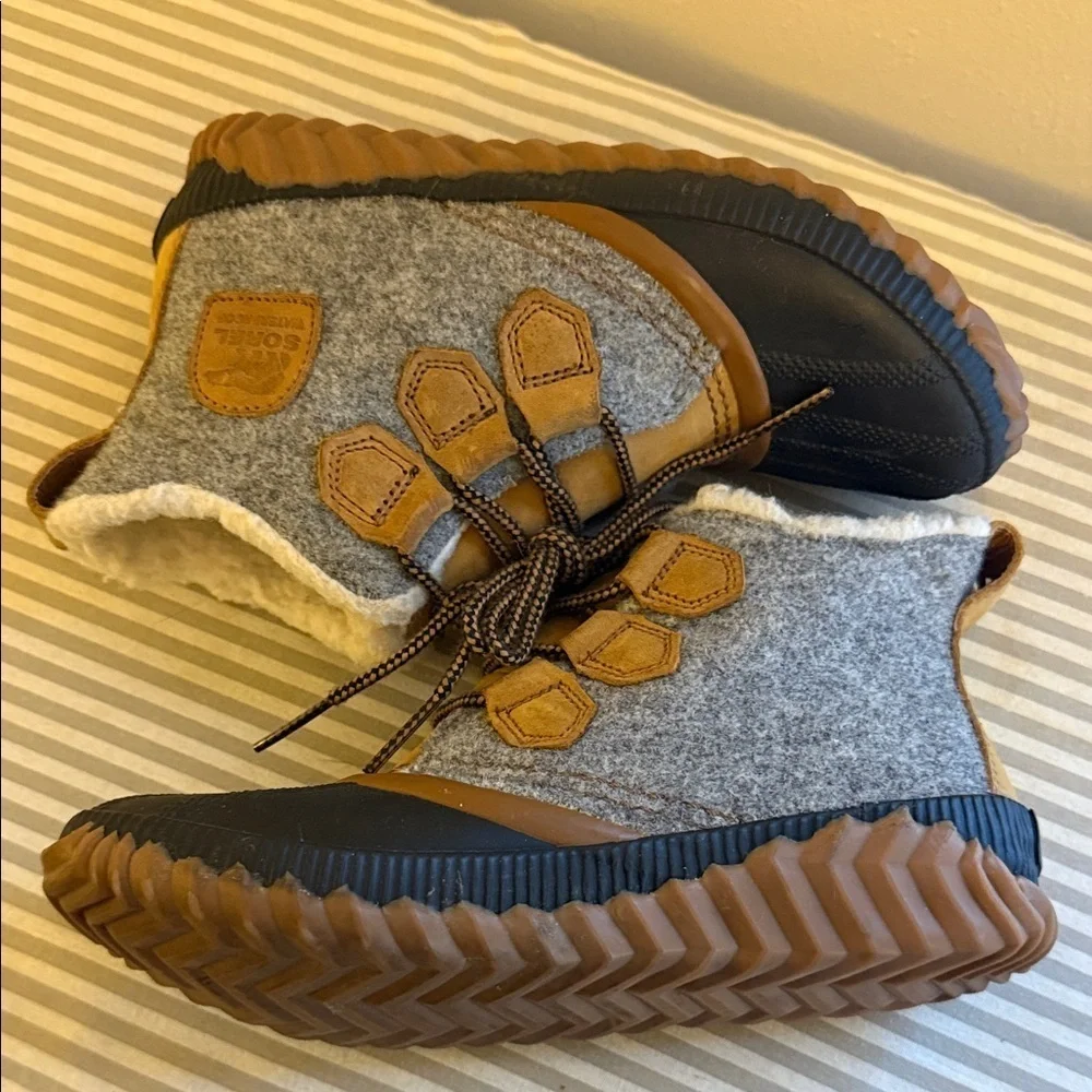 Sorel Out N About Plus Felt Winter Boots - Navy, Gray, and Tan